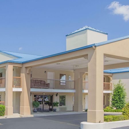 Days Inn & Suites By Wyndham Pine Bluff Exterior foto